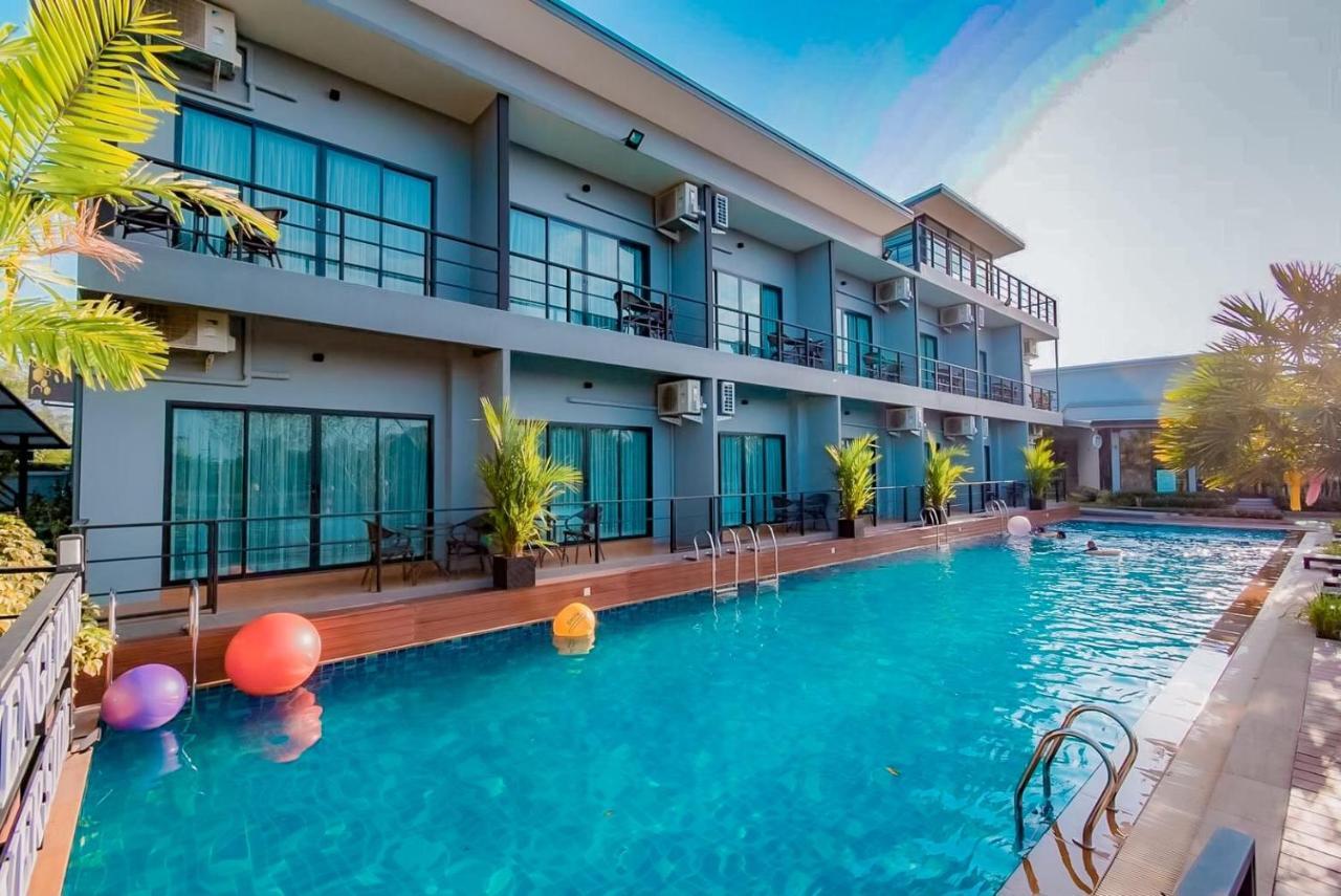 Phuengluang Riverside Hotel Chanthaburi Ngoại thất bức ảnh
