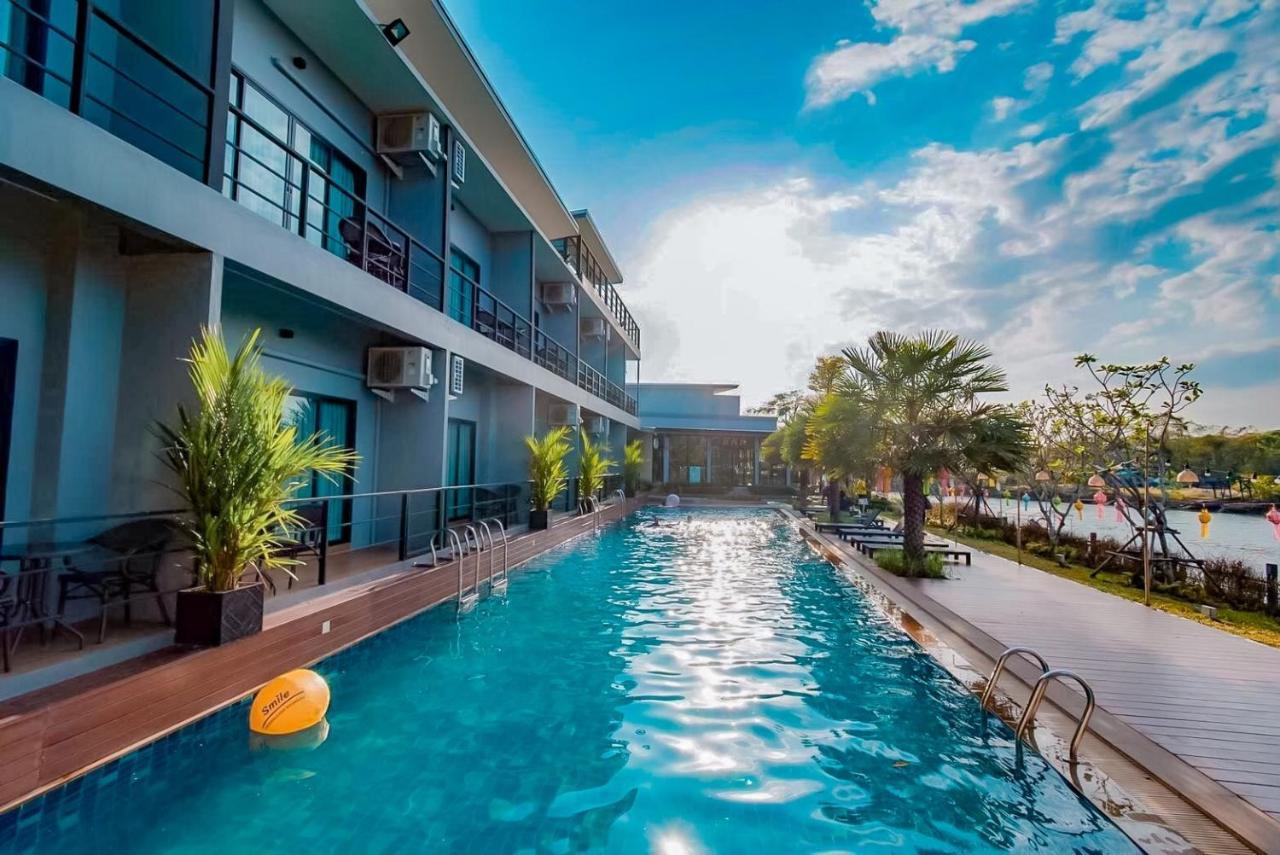 Phuengluang Riverside Hotel Chanthaburi Ngoại thất bức ảnh