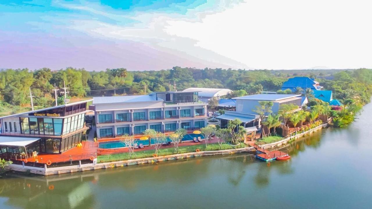 Phuengluang Riverside Hotel Chanthaburi Ngoại thất bức ảnh