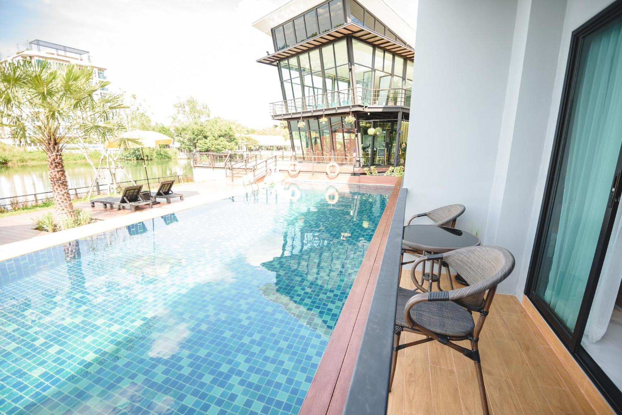 Phuengluang Riverside Hotel Chanthaburi Ngoại thất bức ảnh