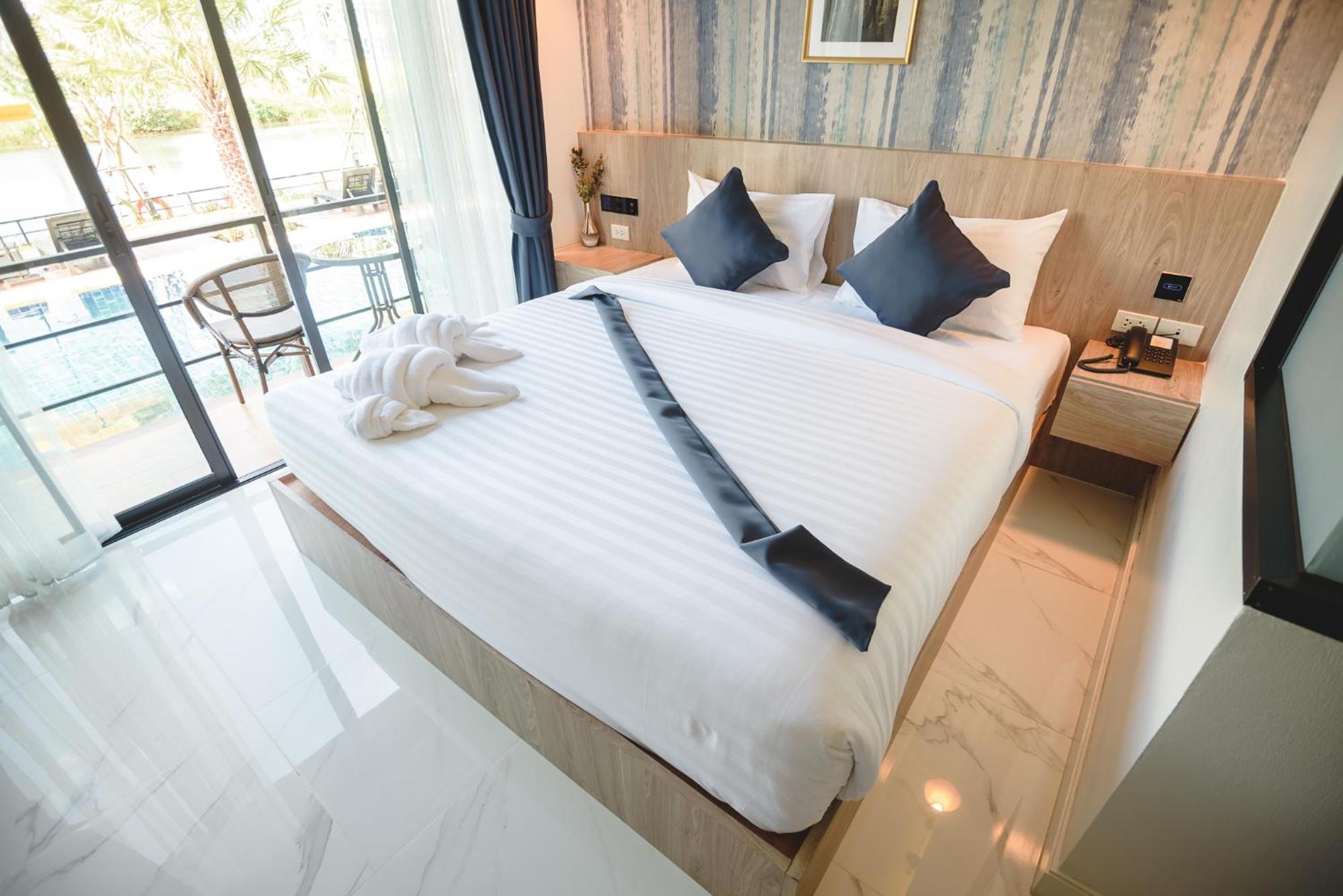 Phuengluang Riverside Hotel Chanthaburi Ngoại thất bức ảnh