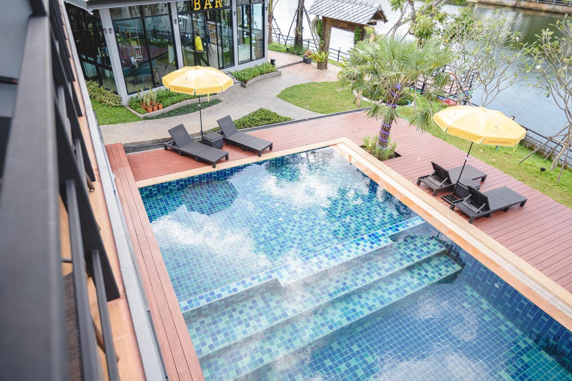 Phuengluang Riverside Hotel Chanthaburi Ngoại thất bức ảnh