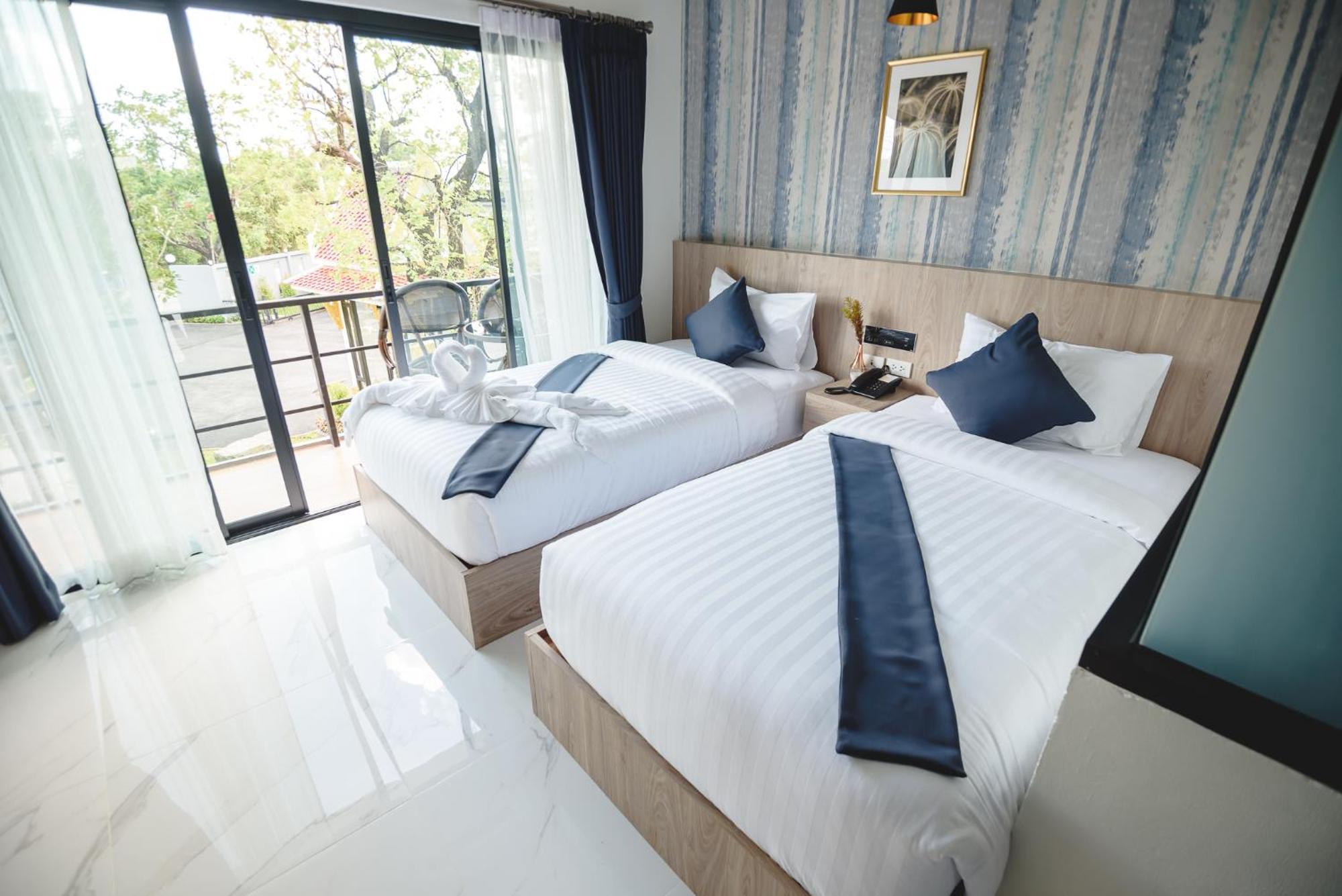 Phuengluang Riverside Hotel Chanthaburi Ngoại thất bức ảnh