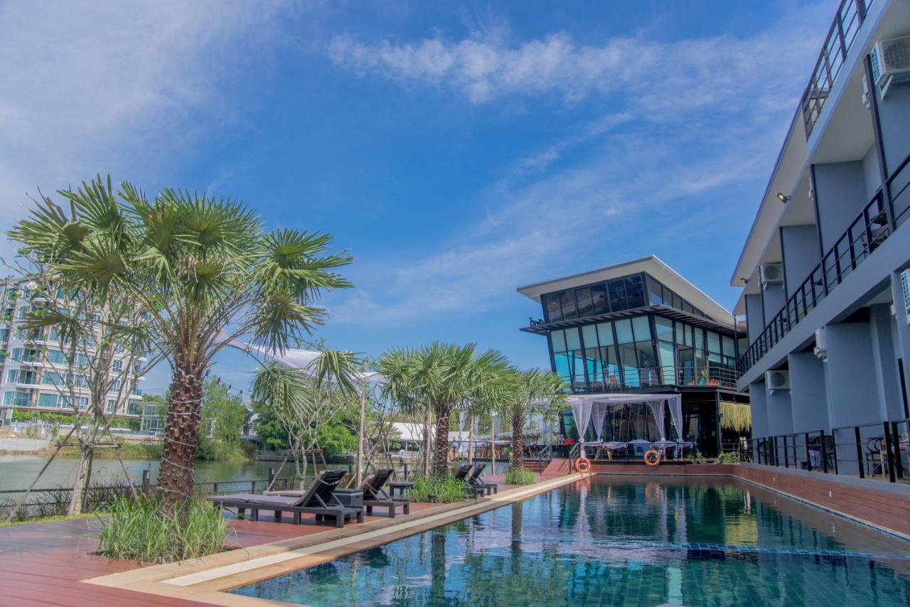 Phuengluang Riverside Hotel Chanthaburi Ngoại thất bức ảnh